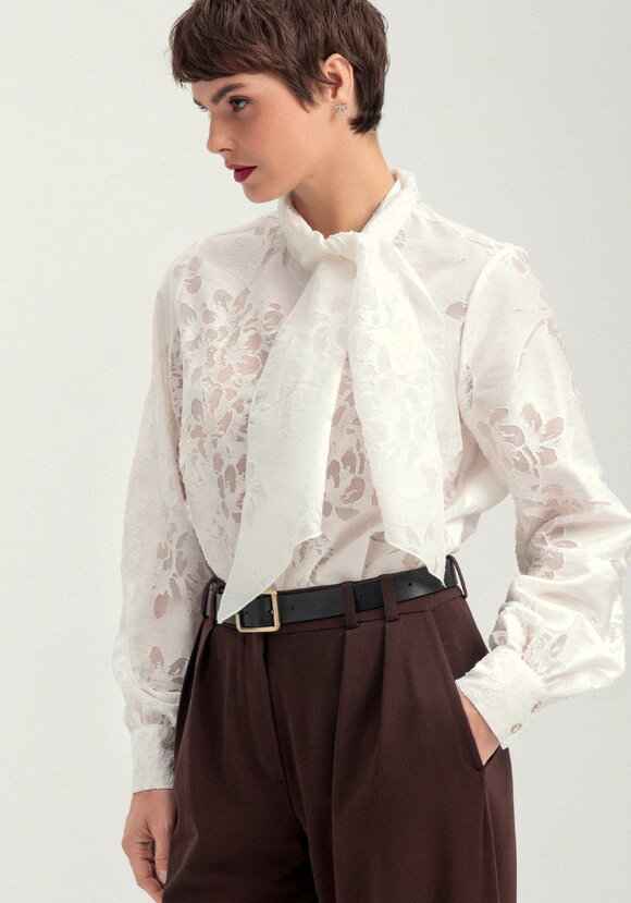 Блуза со съемным бантом шир.  580, рис. 1