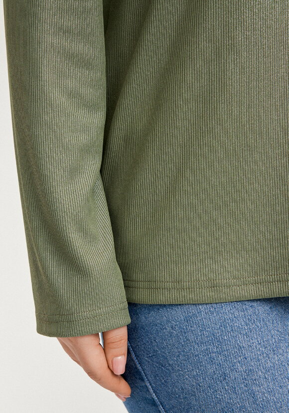 Лонгслив с блестящим напылением шир.  580, рис. 6