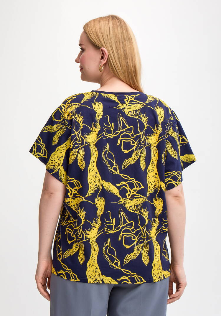 Блуза с оригинальным принтом и стразами шир.  750, рис. 37