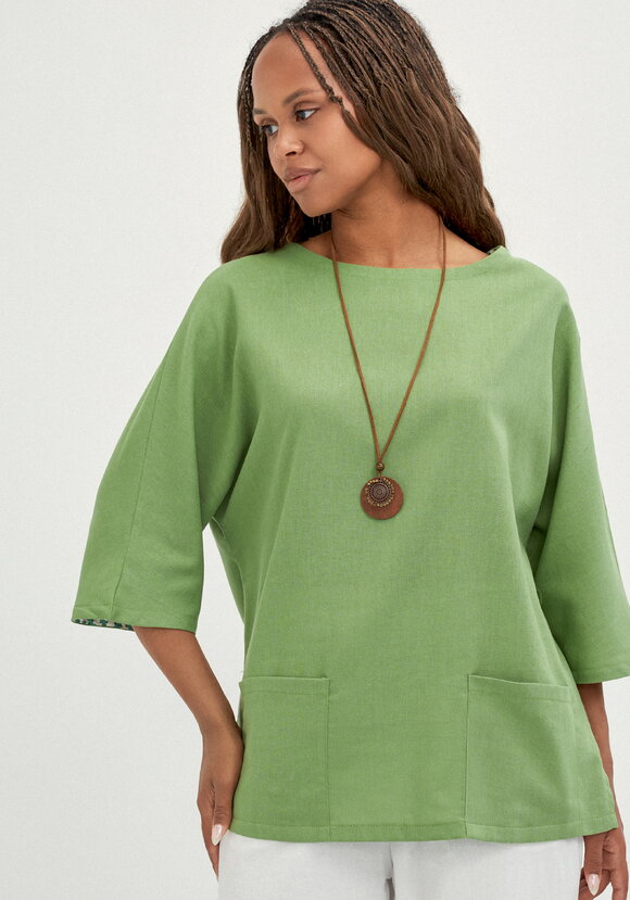 Блуза с контрастной внутренней отделкой шир.  580, рис. 9