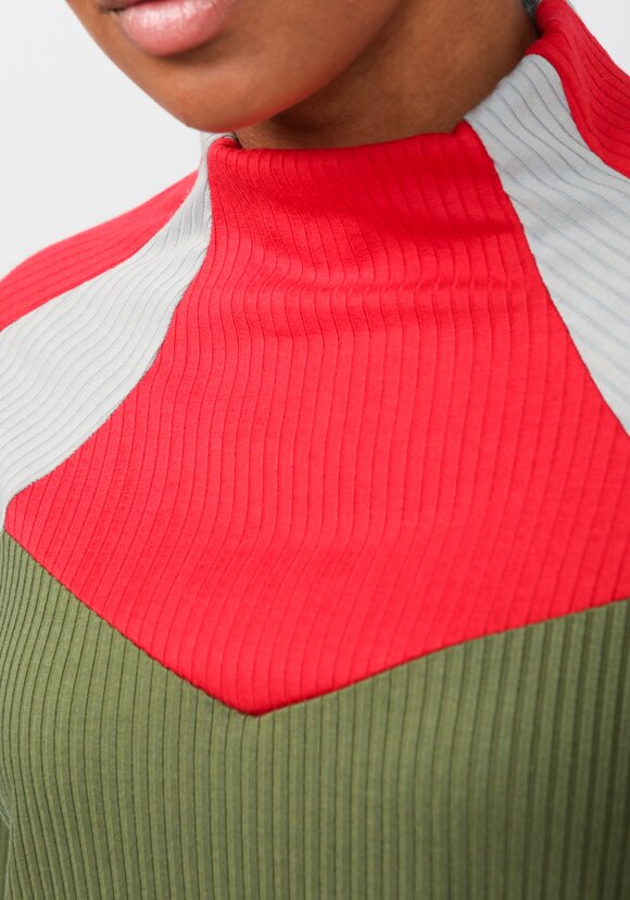 Джемпер Сарина шир.  580, рис. 10