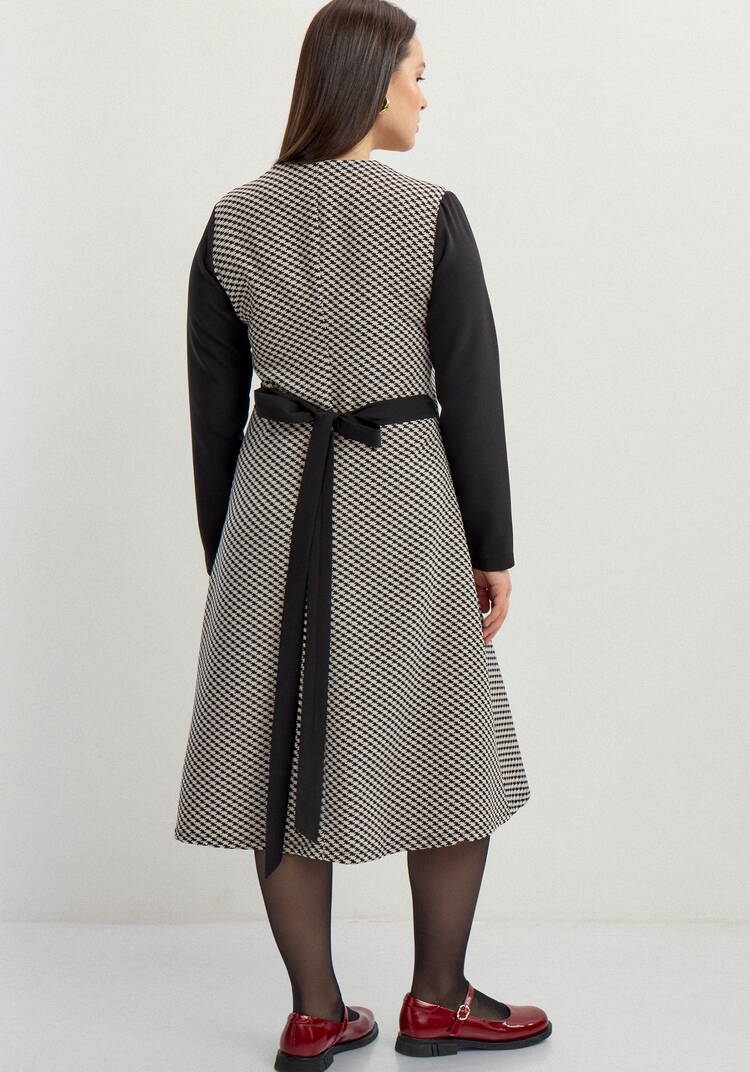 Платье на запах с V-образным вырезом шир.  750, рис. 3