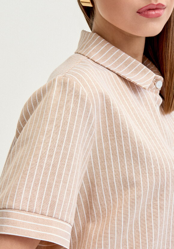 Блуза на пуговицах в вертикальную полоску шир.  580, рис. 5