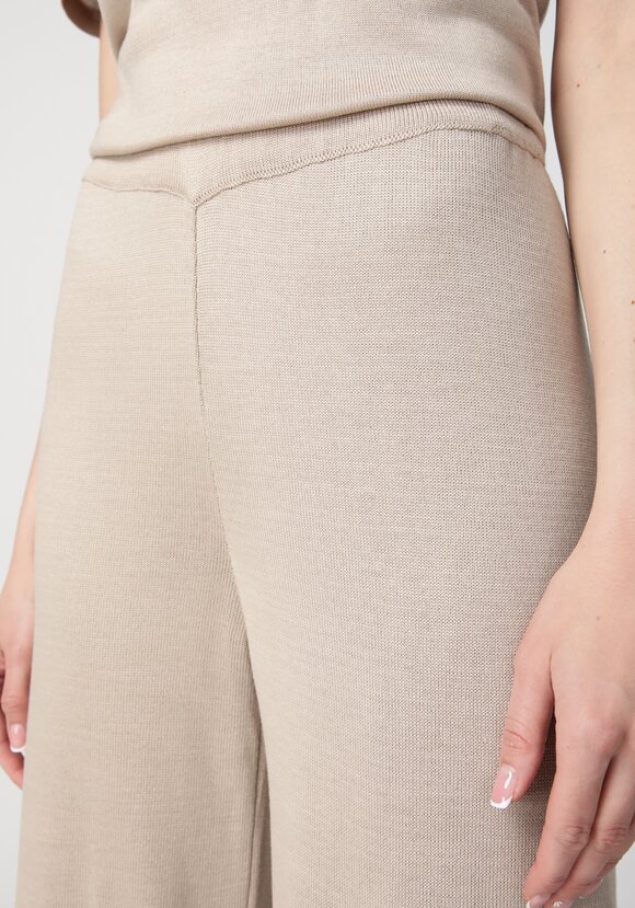 Брюки однотонные высокой посадки шир.  580, рис. 6