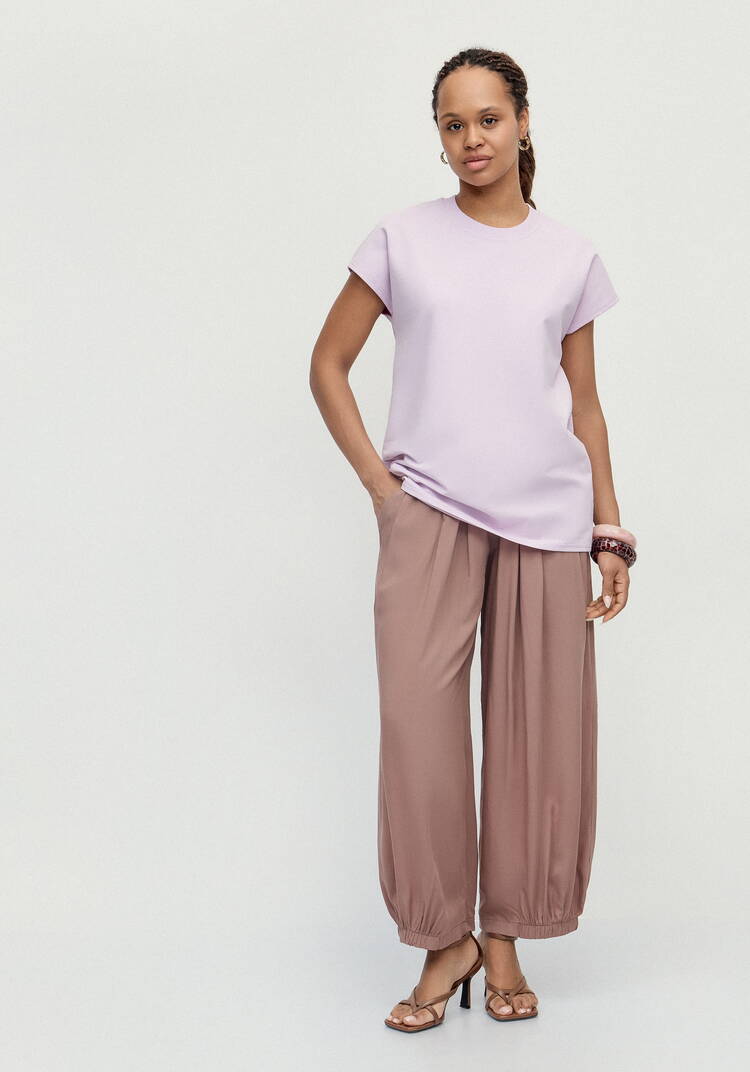 Футболка из трикотажа со спущенным плечом шир.  750, рис. 17