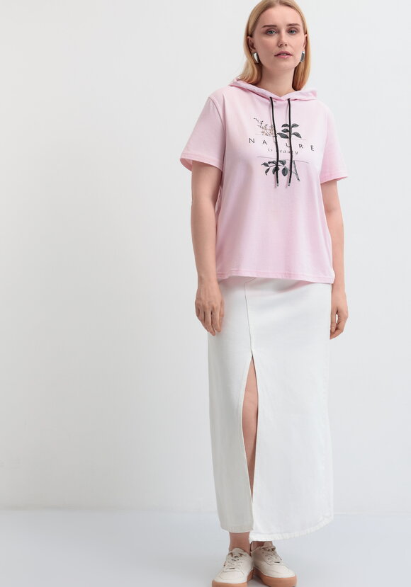 Футболка с капюшоном и принтом шир.  580, рис. 7