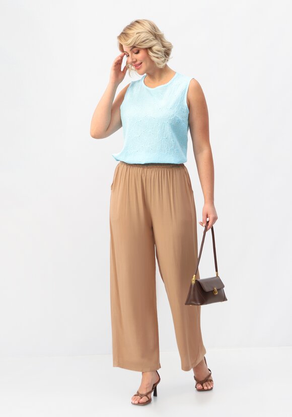 Брюки свободные на резинке по талии шир.  580, рис. 24