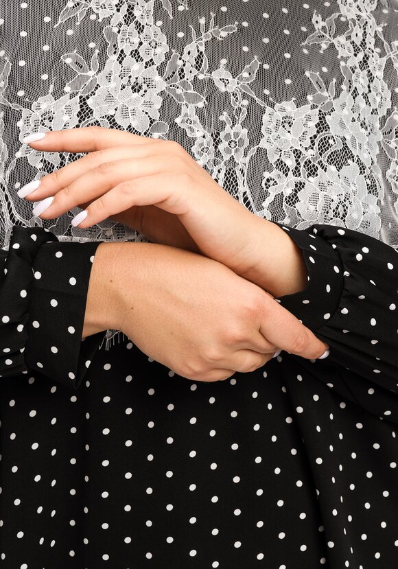 Блуза с кружевом по плечам шир.  580, рис. 34