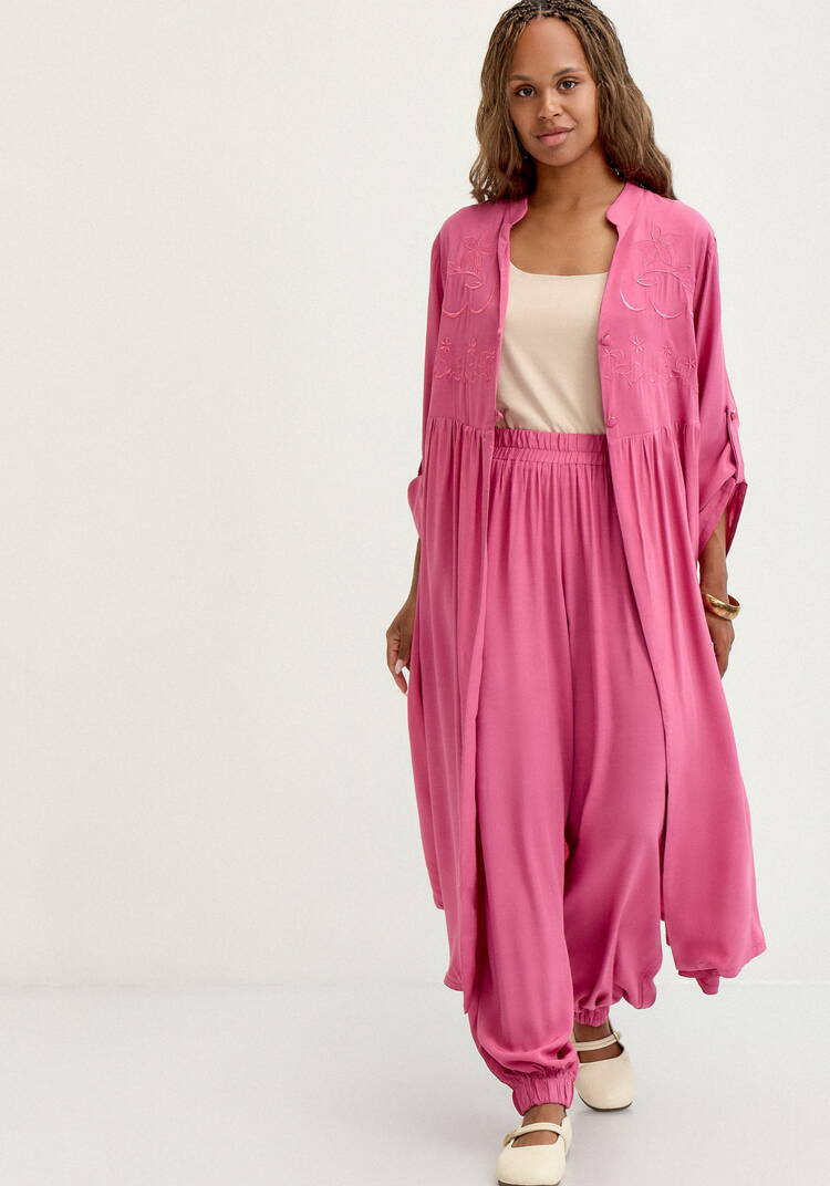 Рубашка с вышивкой на кокетке шир.  750, рис. 32