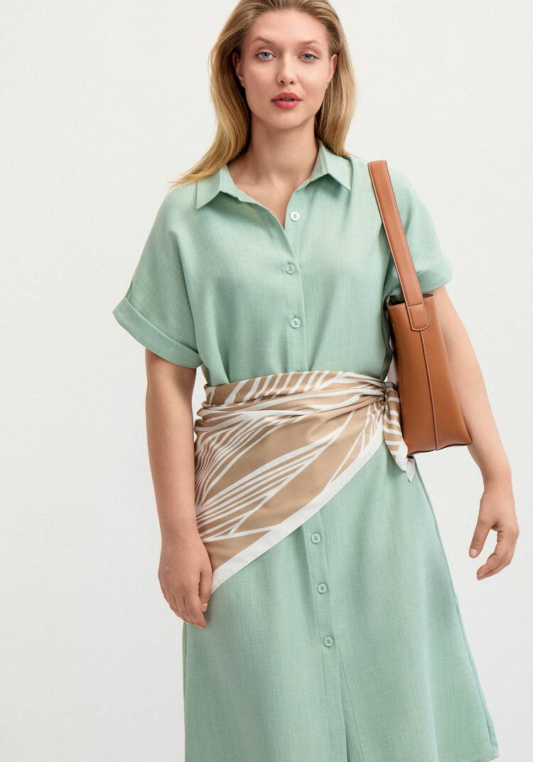 Платье со спущенным плечом А-силуэта шир.  750, рис. 17