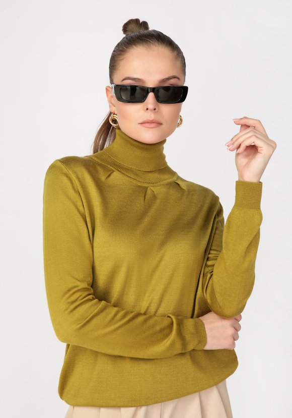 Джемпер женский со складками по полочке шир.  580, рис. 1