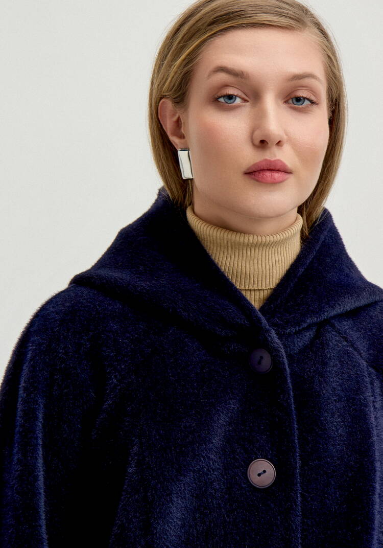 Жакет пушистый с капюшоном на пуговицах шир.  750, рис. 15