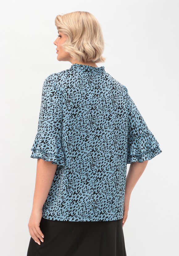 Блуза с воланами и воротником-стойкой шир.  580, рис. 11