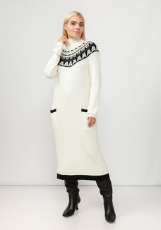 Платье вязаное со скандинавским рисунком