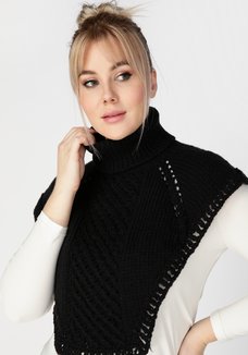 Манишка вязаная