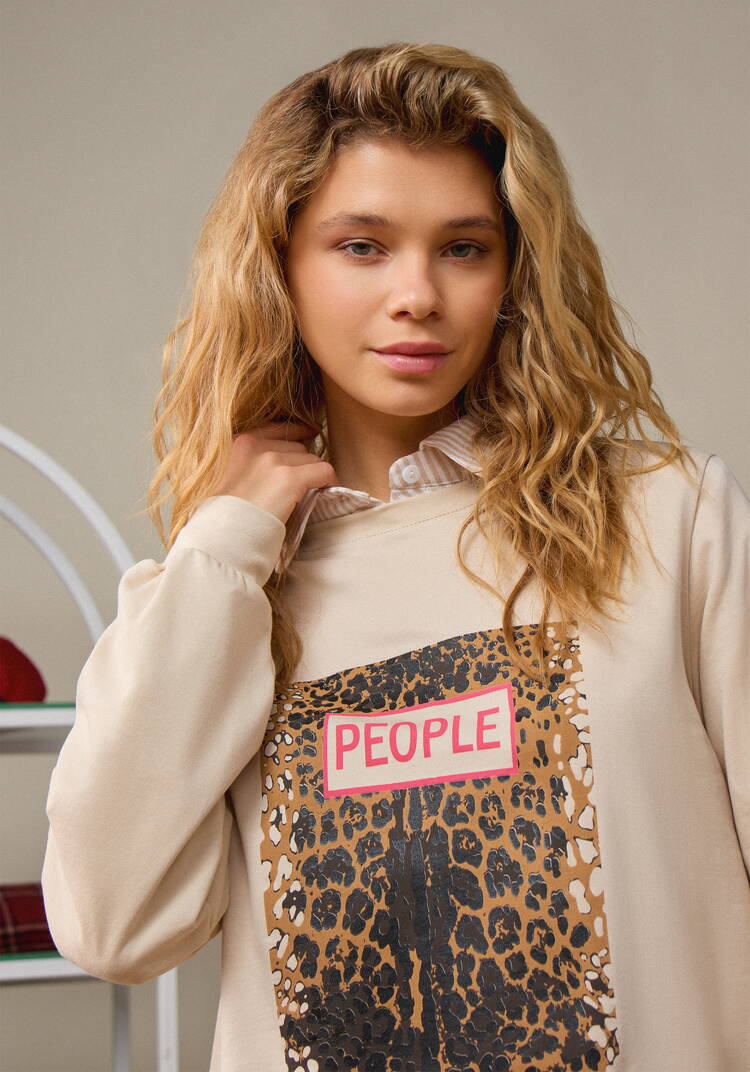 Свитшот с анималистичным принтом на груди шир.  750, рис. 13