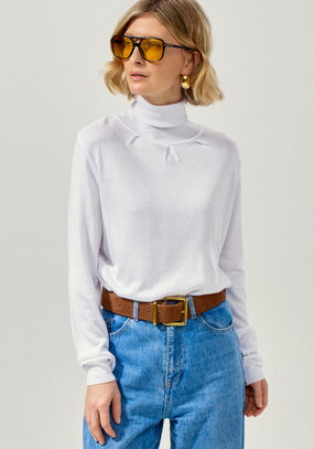 Водолазка с защипами у горловины