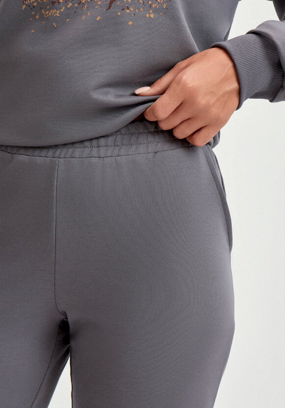 Костюм свитшот с принтом и брюки шир.  580, рис. 8