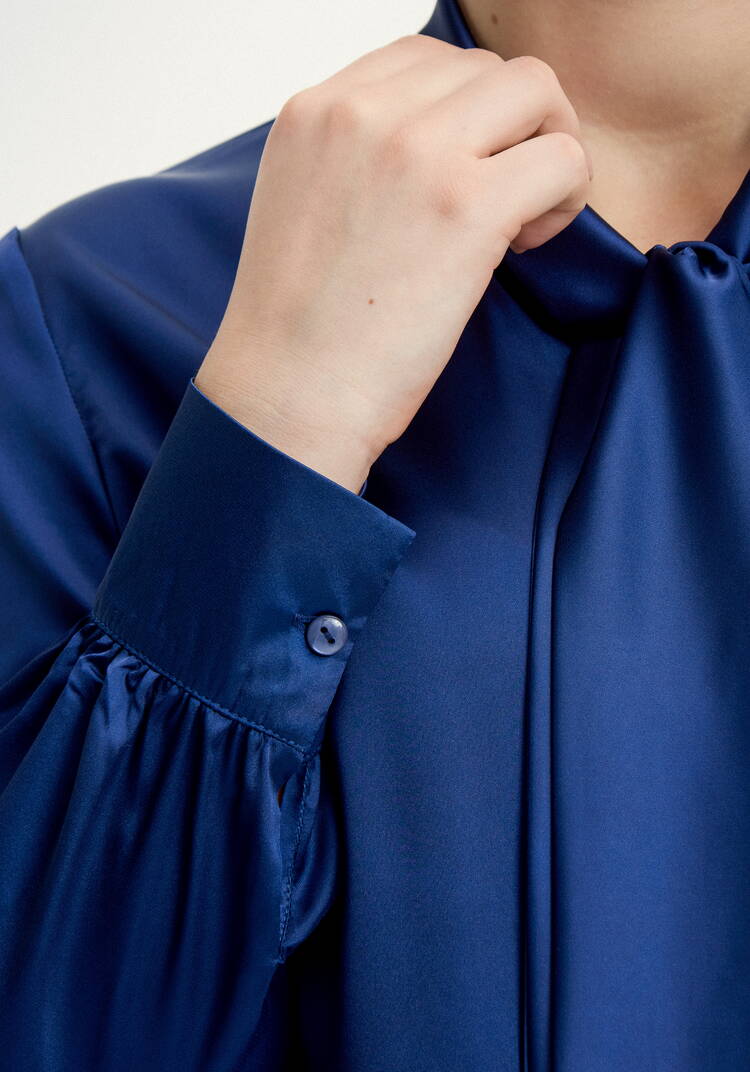 Блуза шелковая на пуговицах с бантом шир.  750, рис. 12