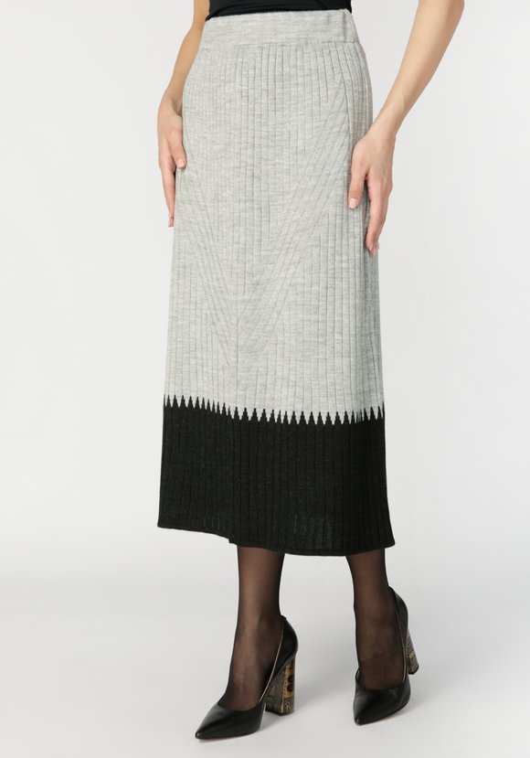 Юбка женская с контрастной полосой по низу шир.  580, рис. 6