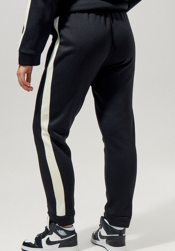 Костюм спортивный с комбинированной вставкой шир.  580, рис. 4