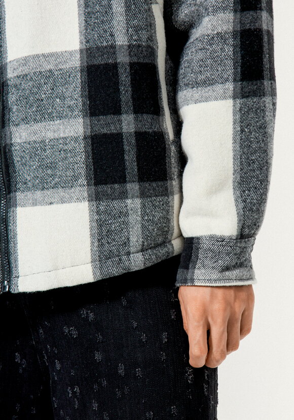 Рубашка с капюшоном и подкладом из шерпы шир.  580, рис. 34