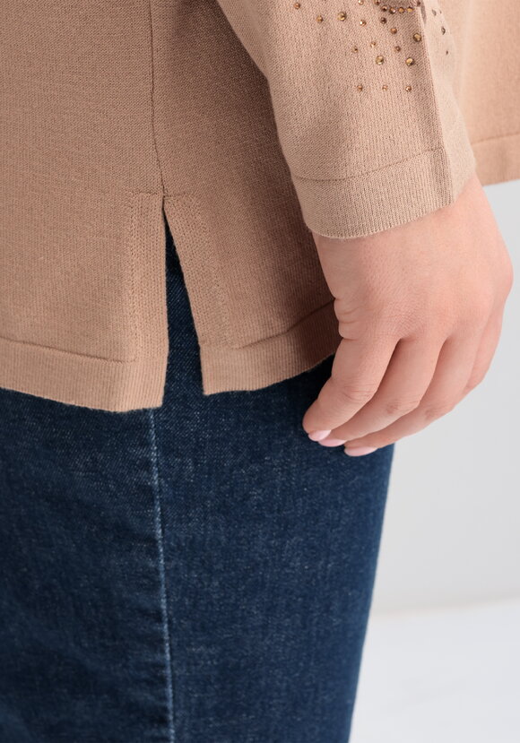 Джемпер с декоративной цветочной вышивкой шир.  580, рис. 6