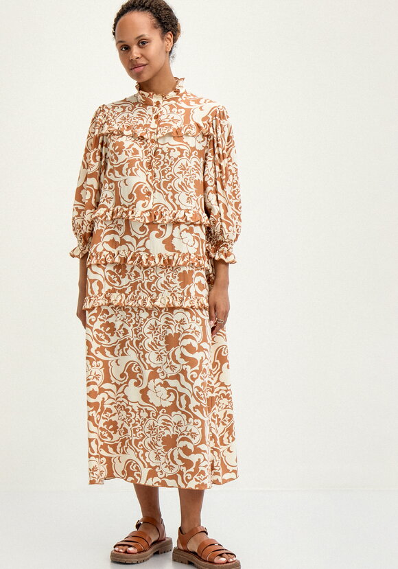 Платье с ярусами и обьёмным рукавом шир.  580, рис. 4