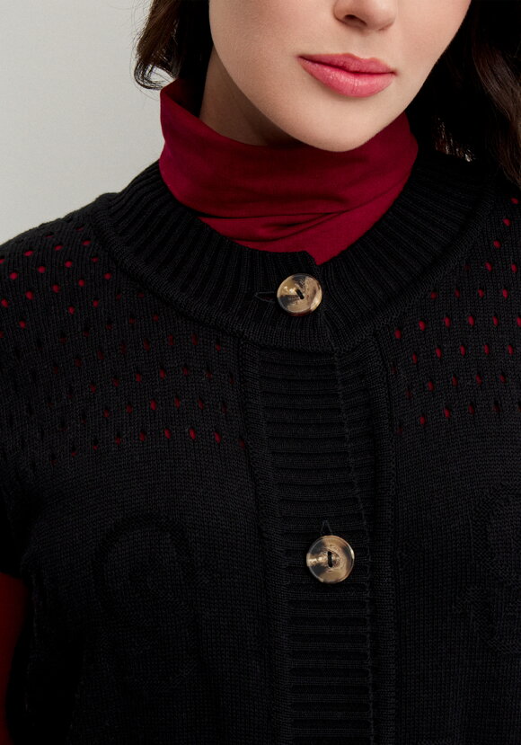 Жилет ажурный с карманами шир.  580, рис. 12