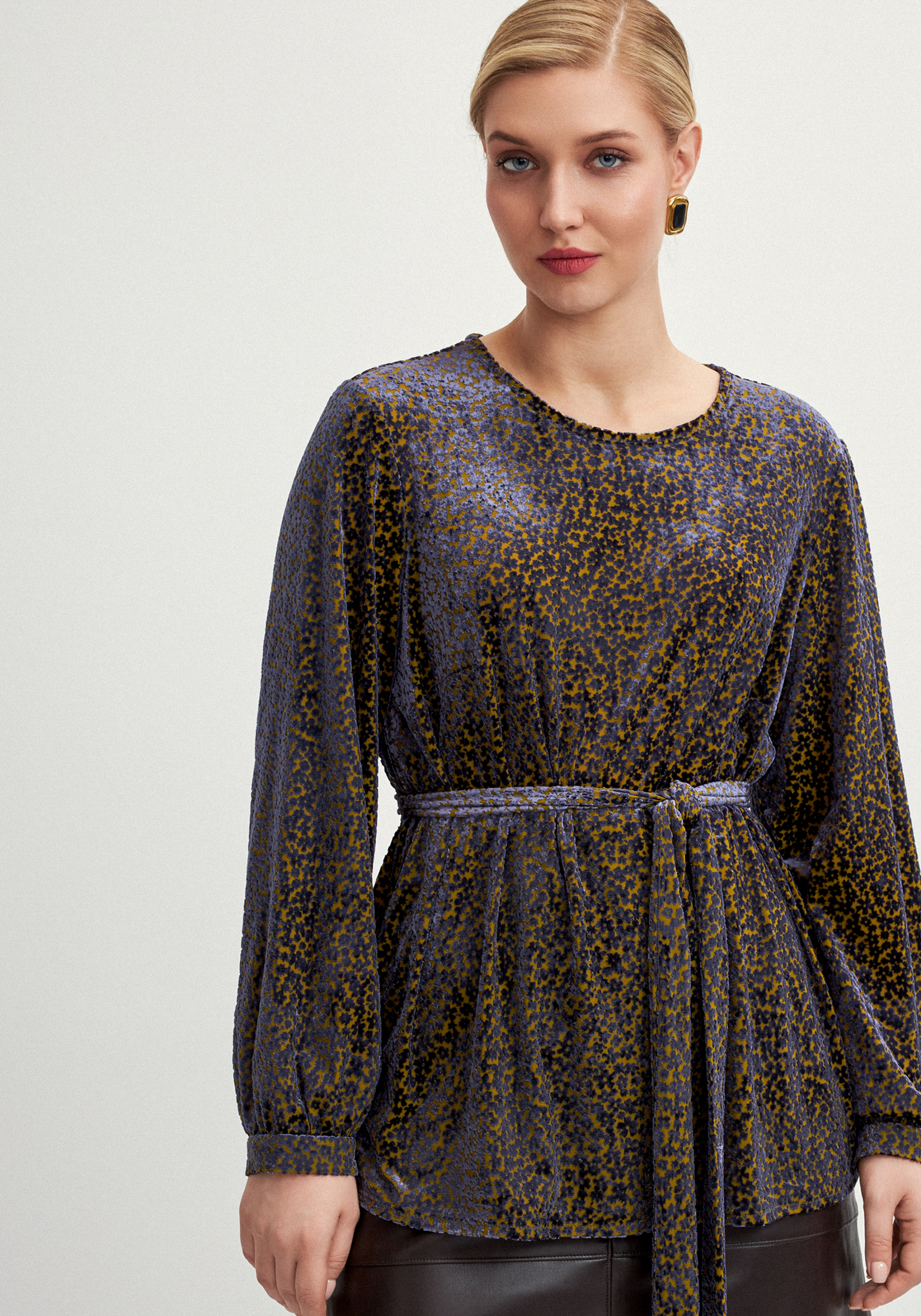 Блуза с фактурным рисункoм 3999₽