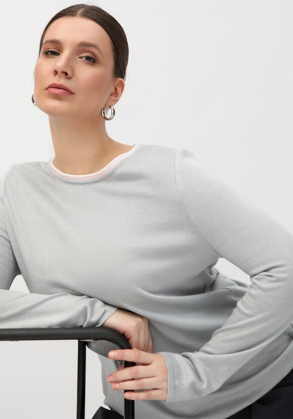 Джемпер с контрастной окантовкой горловины шир.  580, рис. 13