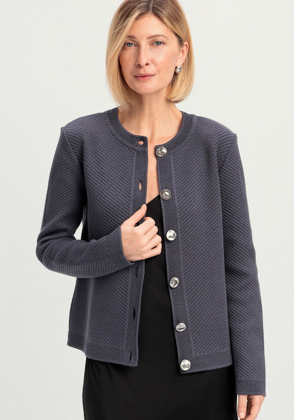 Жакет с акцентными пуговицами шир.  580, рис. 22