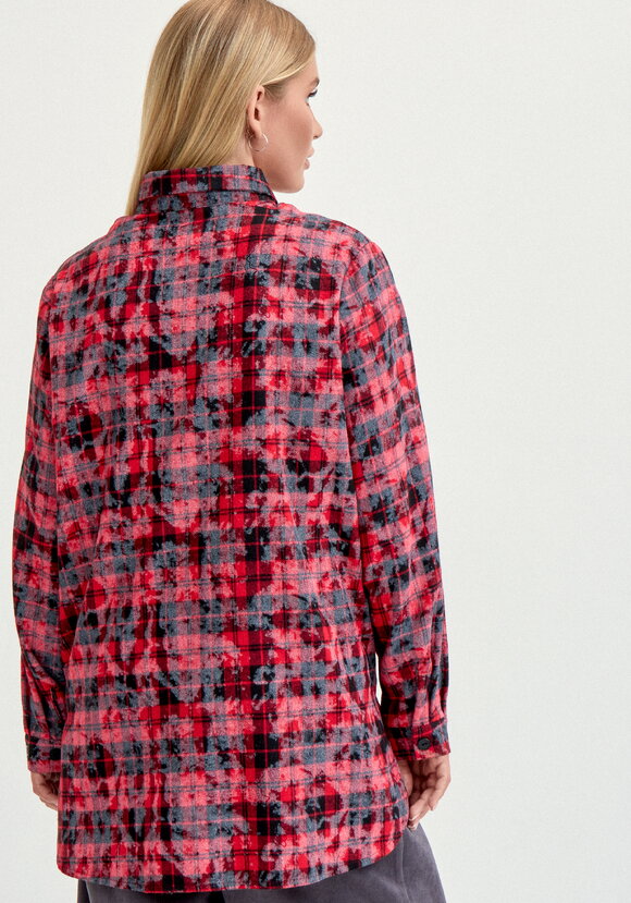 Рубашка в клетку на пуговицах с нашивкой шир.  580, рис. 12