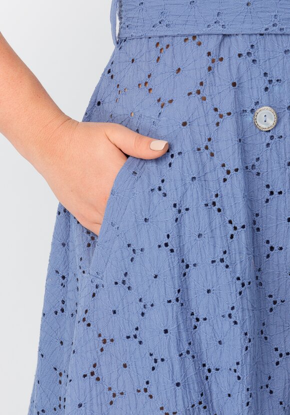 Платье с отложным воротником из шитья шир.  580, рис. 16