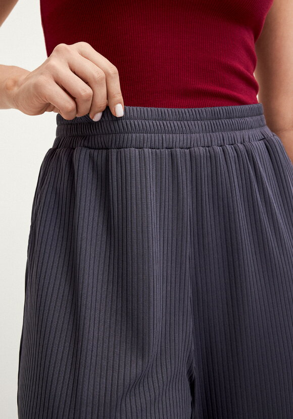 Брюки свободного кроя в рубчик шир.  580, рис. 14