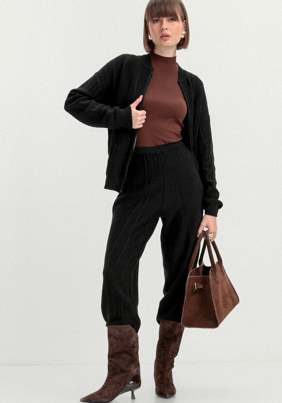 Бомбер с фактурным рисунком шир.  580, рис. 19