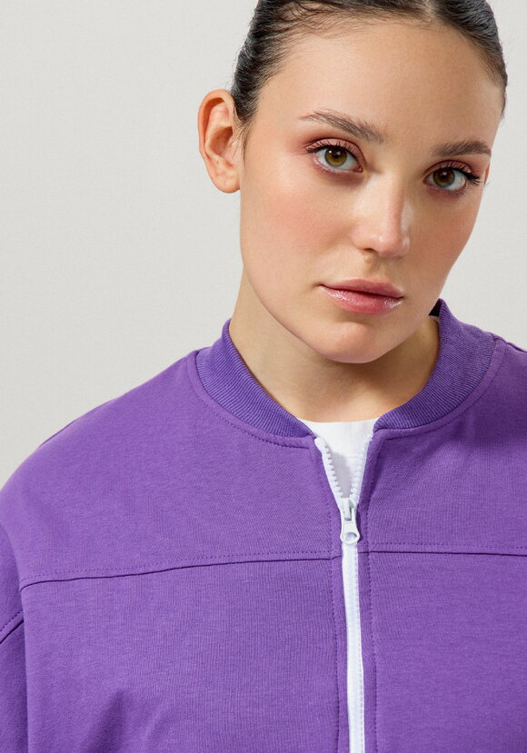 Бомбер с накладными карманами шир.  580, рис. 15