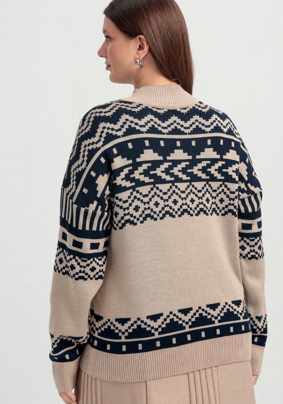 Свитер с геометрическим орнаментом шир.  580, рис. 3