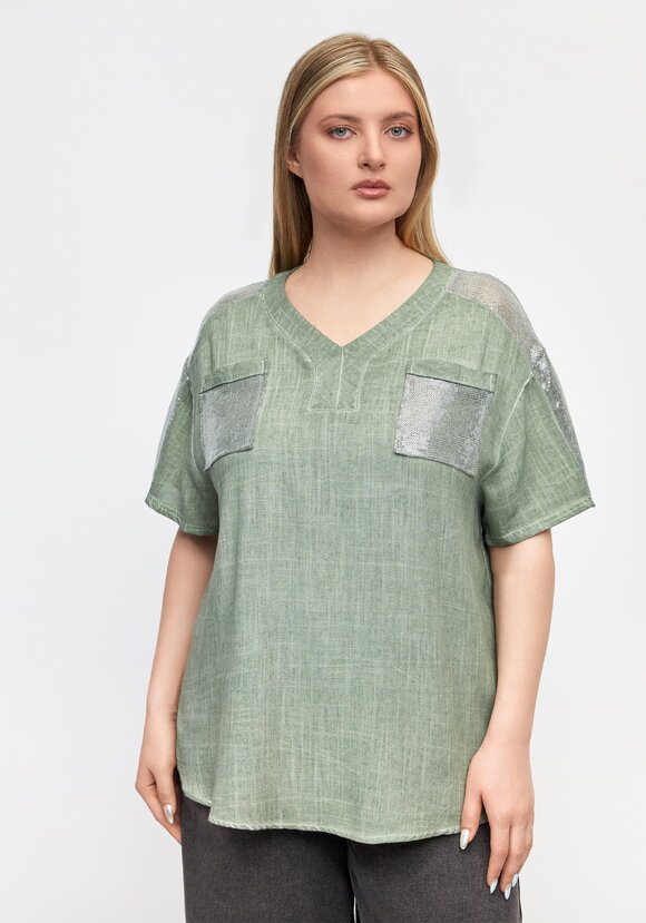 Блуза с карманами и со стразами шир.  580, рис. 9
