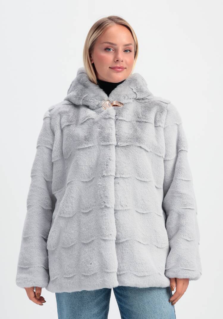 Шуба фактурная с капюшоном и брошью шир.  750, рис. 23