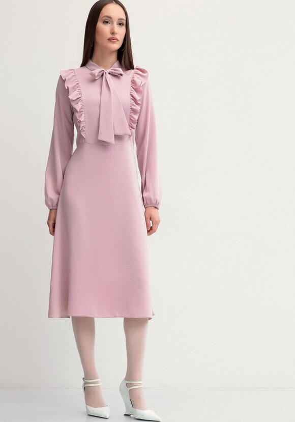 Платье с бантом и рюшами шир.  580, рис. 1