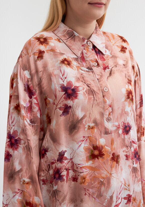 Блуза Цветочная радость шир.  580, рис. 5