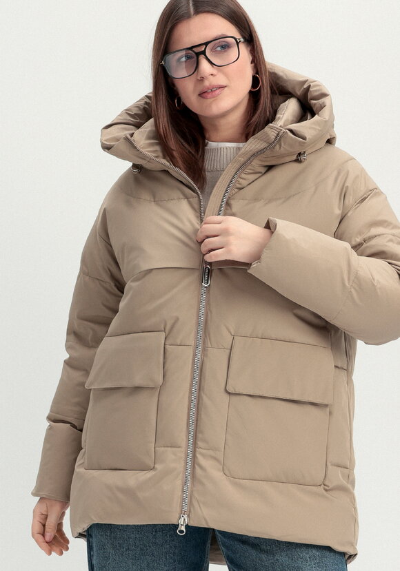 Пуховик стеганый с накладными карманами шир.  580, рис. 4