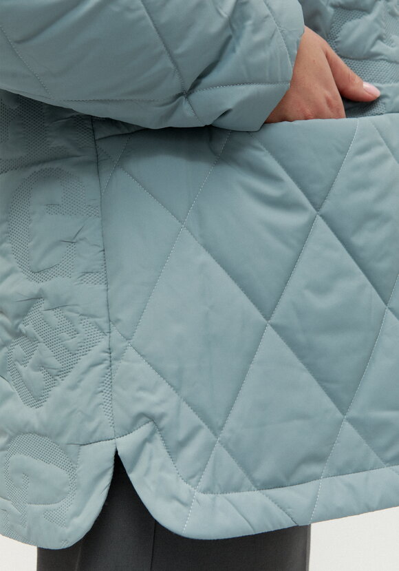 Куртка стеганая фактурная с капюшоном шир.  580, рис. 15