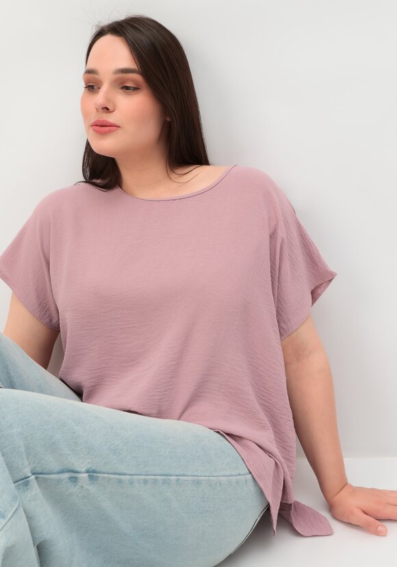 Блуза базовая со спущенной линией плеча шир.  580, рис. 31