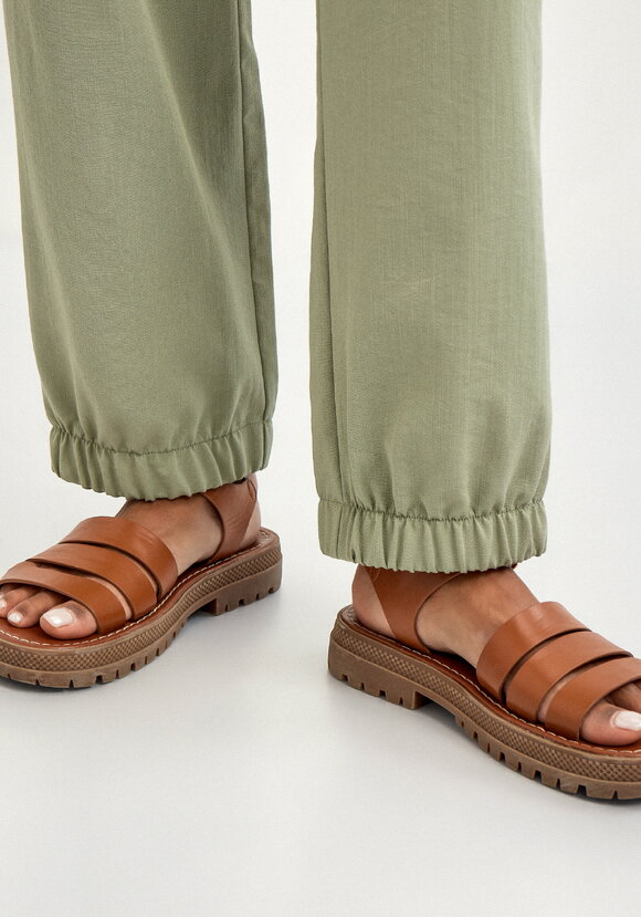 Брюки льняные на резинке по поясу и низу шир.  580, рис. 30