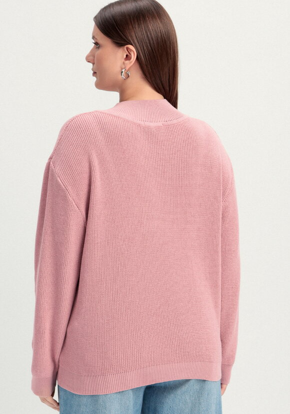 Джемпер со стойкой на пуговицах шир.  580, рис. 3