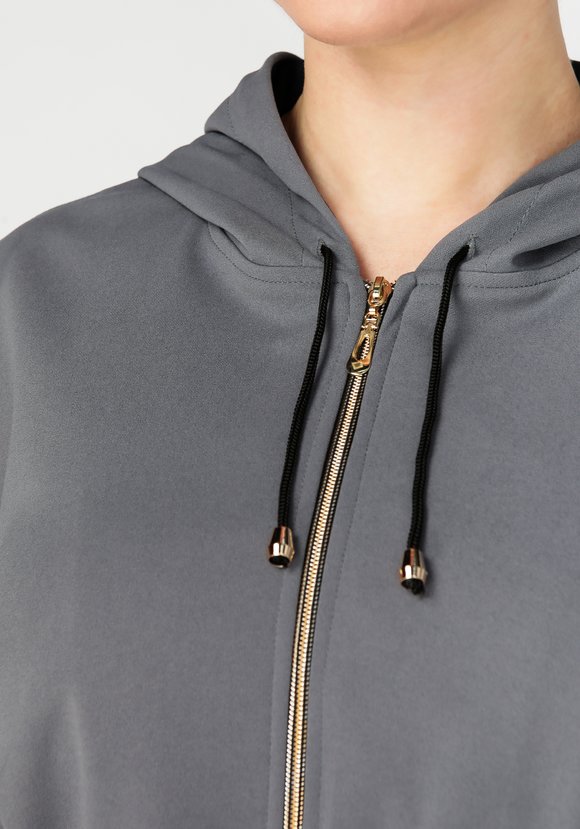 Комплект брюки и ветровка с капюшоном шир.  580, рис. 31