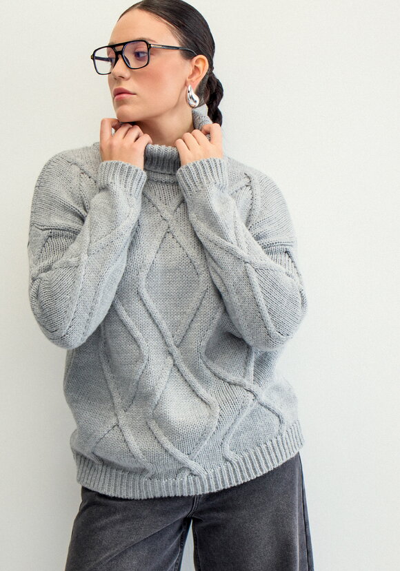 Свитер с объемными ромбами шир.  580, рис. 23