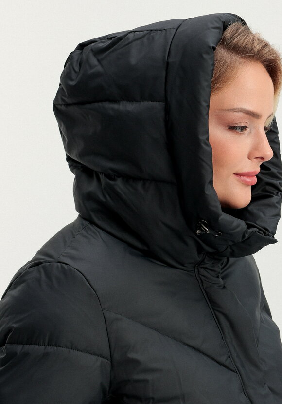 Пуховик стеганый свободного кроя с капюшоном шир.  580, рис. 34